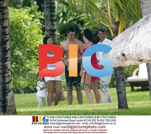 Six Celebrities at Glamorous Event