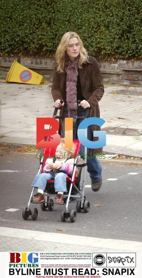 Kate Winslet Smoking While Walking with Daughter