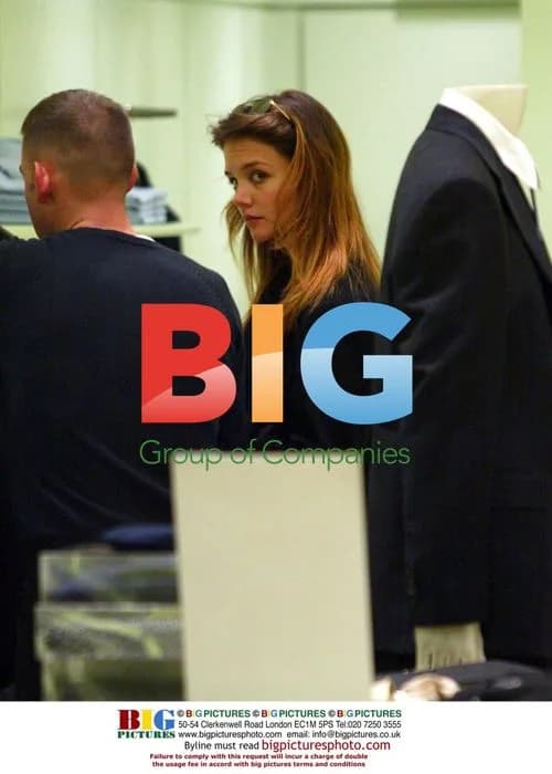Katie Holmes Shopping in Knightsbridge