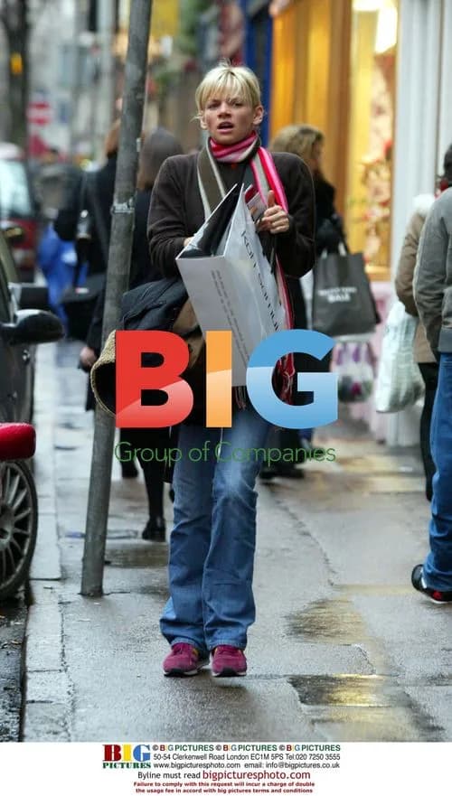 DJ Zoe Ball Spotted Shopping