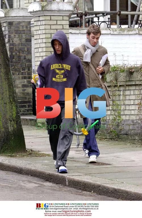 Jude Law spotted with Dyson cleaner