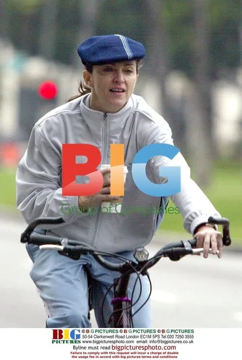 Madonna riding bike to Kabbalah Centre