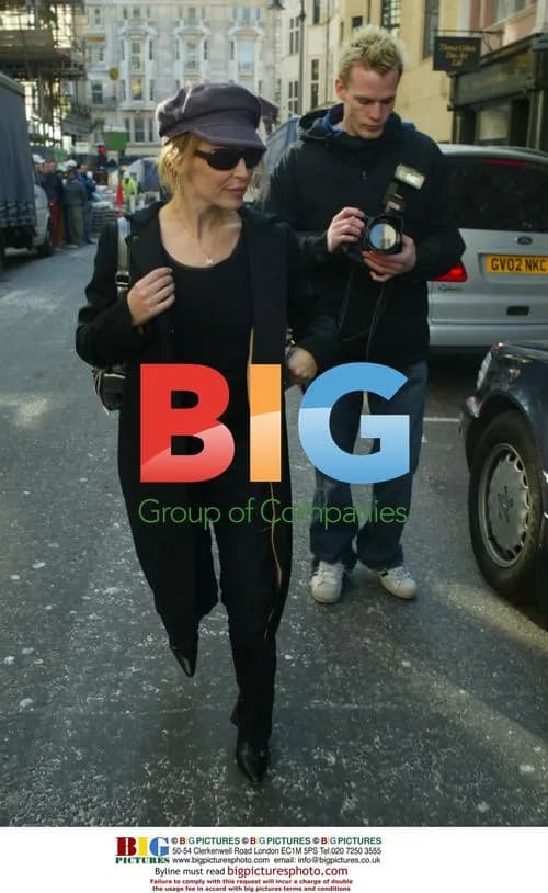 Kylie Minogue Shopping on Bond St.