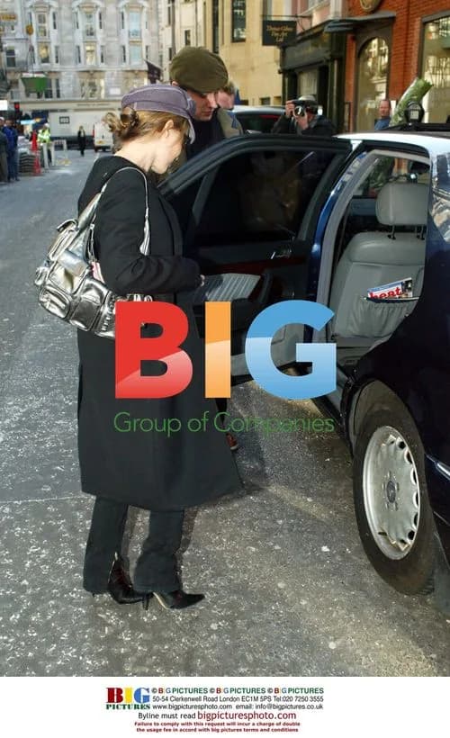 Kylie Minogue Shopping in London