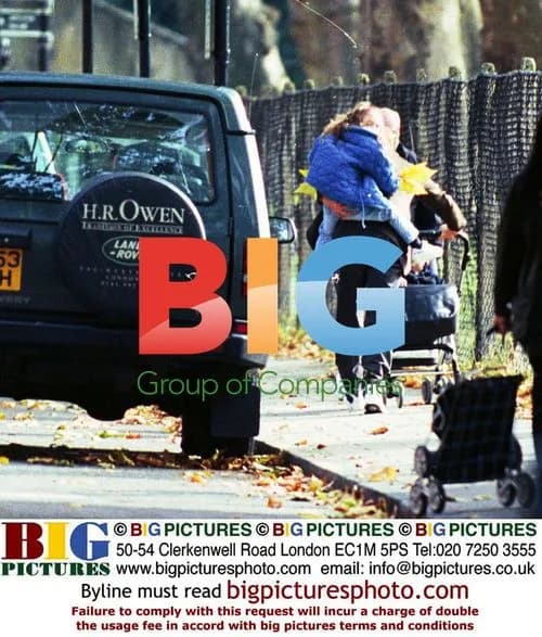 Val Kilmer & Kids on Street