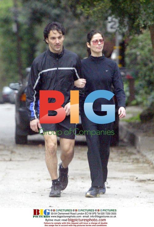 Jill Hennessey walking with boyfriend