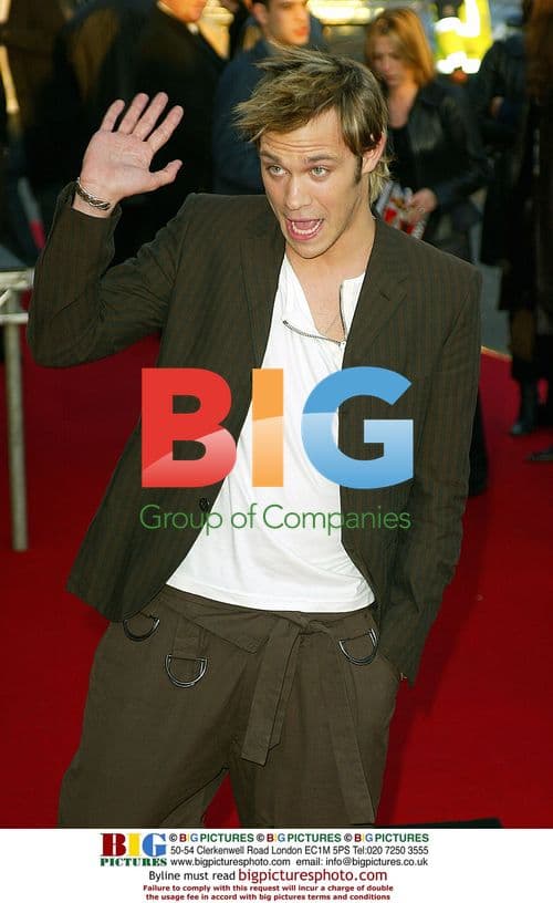 SINGER WILL YOUNG AT BRIT AWARDS 2003