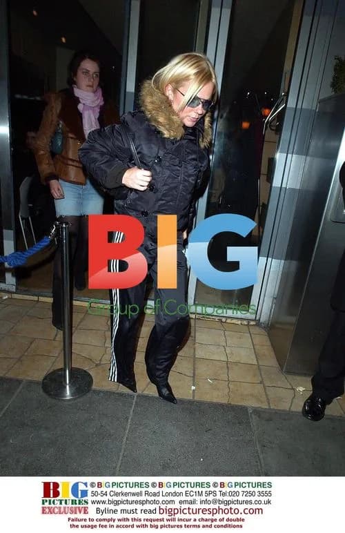 Geri Halliwell Out with Friends in London