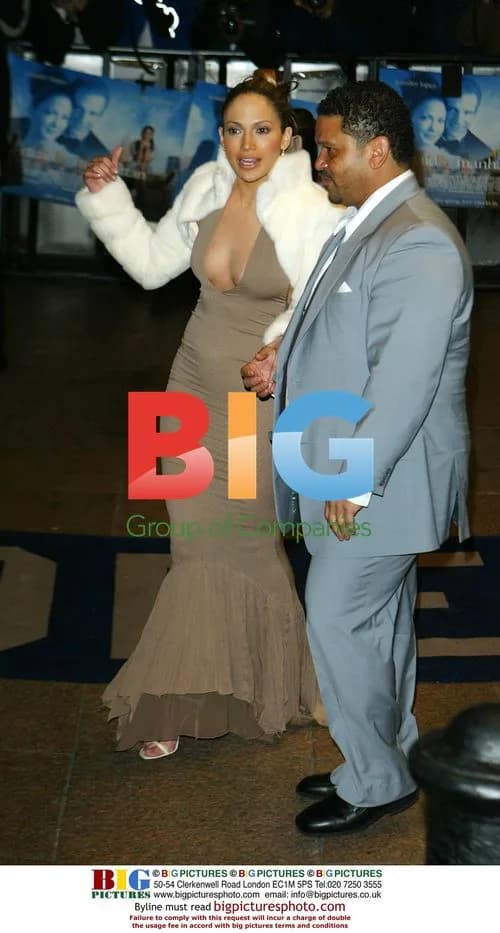 Jennifer Lopez at 'Maid in Manhattan' Premiere