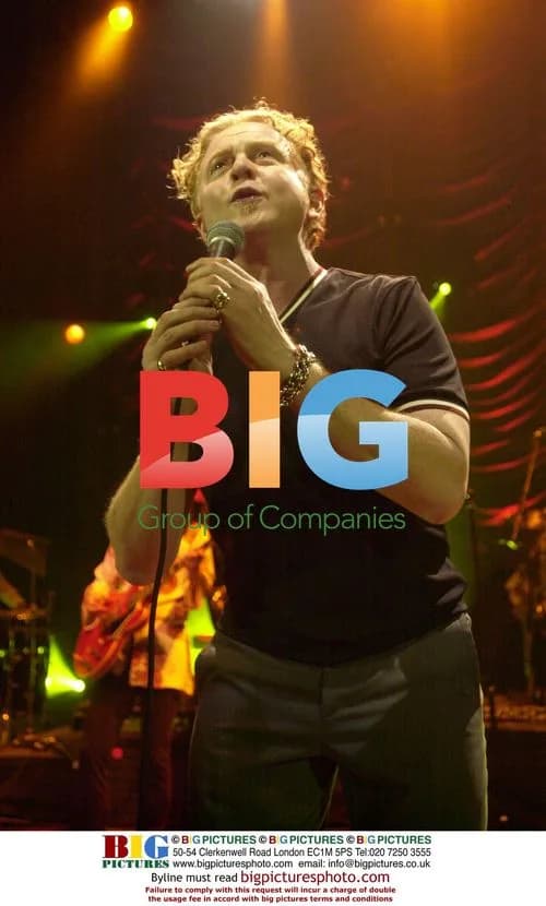 Mick Hucknall and Simply Red Perform at Charity Concert