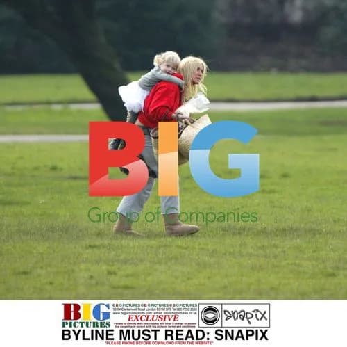 Meg Matthews and Daughter Anais Enjoy Park Outing