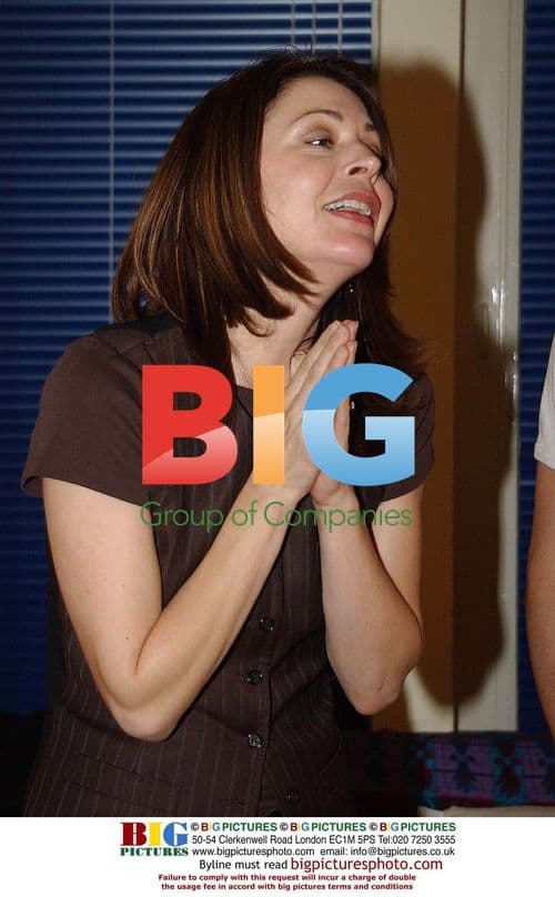 Jane Leeves and co-stars in Stones in his Pocket