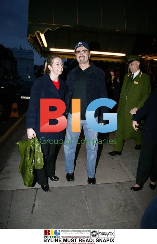Celebrity leaving event