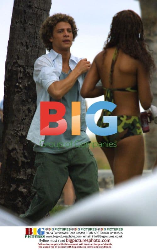 JUSTINE AND KELLY FROM AMERICAN IDOL FILMING