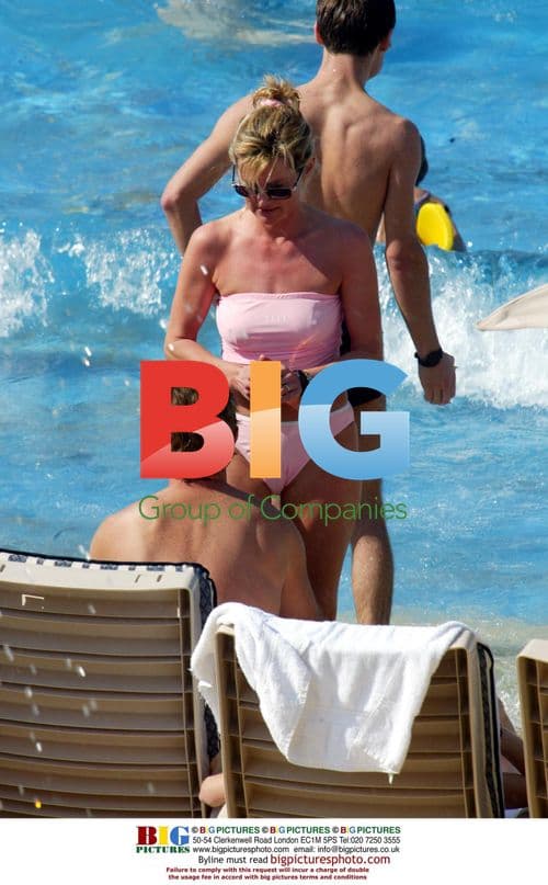 Anthea Turner and Grant Bovey Enjoy Pool Day in Dubai