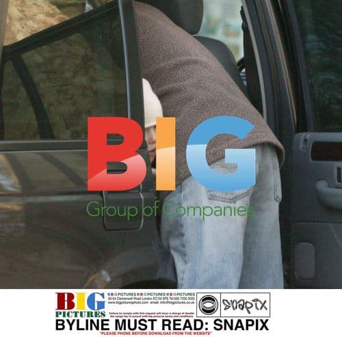 Sean Bean and Daughter Abigail Out in North London