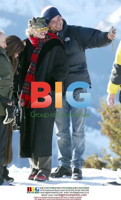 Gwen Stefani and Gavin Rossdale Skiing in Aspen