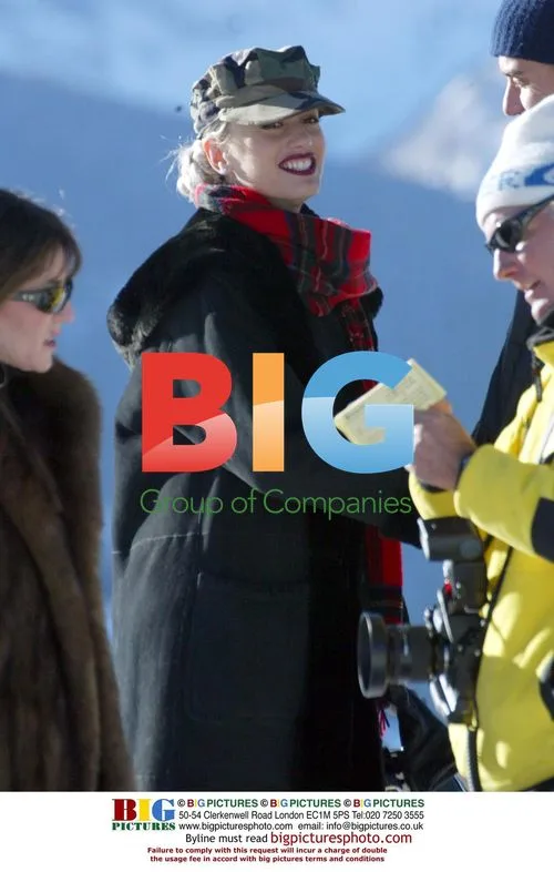 Gwen Stefani and Gavin Rossdale skiing in Aspen
