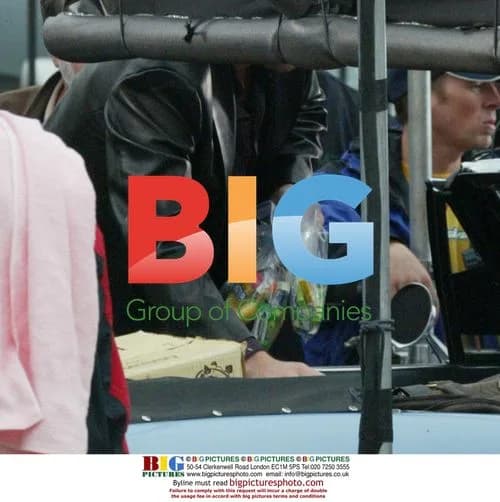 J-Lo and Ben Affleck on Gigli set