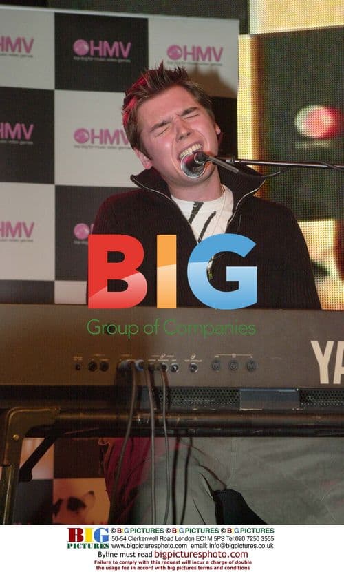 David Sneddon Performs, Signs CDs at HMV