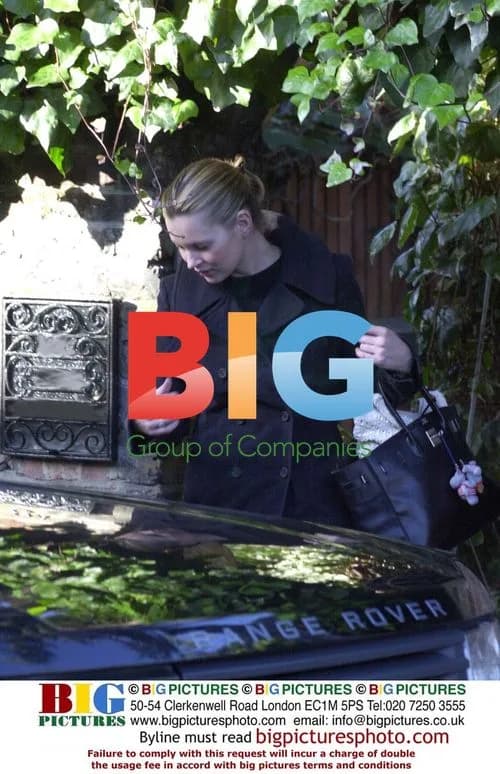 Kate Moss and boyfriend leaving with baby