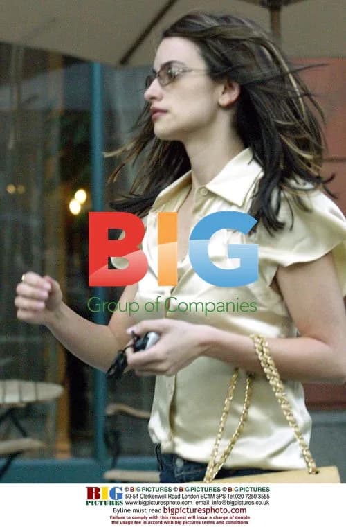 Penelope Cruz Leaves Hair Salon