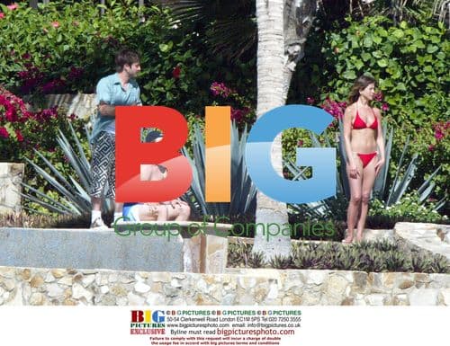 Brad, Jen, Courteney and David celebrate New Year in Mexico