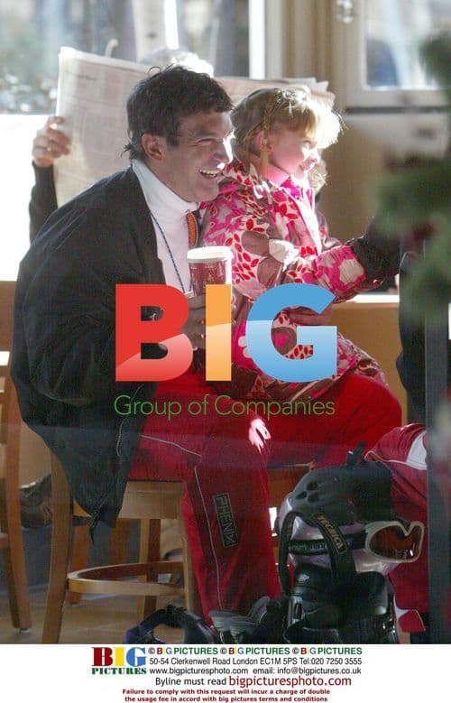 Antonio Banderas and Melanie Griffith Skiing in Aspen