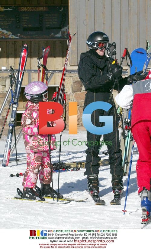 Antonio Banderas and Melanie Griffith skiing in Aspen