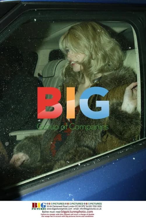 Pregnant Claudia Schiffer Leaving Home for Hospital