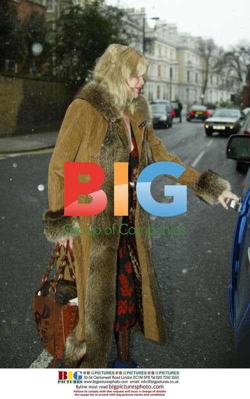 Pregnant Claudia Schiffer Leaves for Hospital