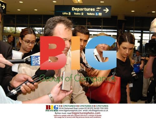 Peter Foster deported from UK, arrives in Sydney