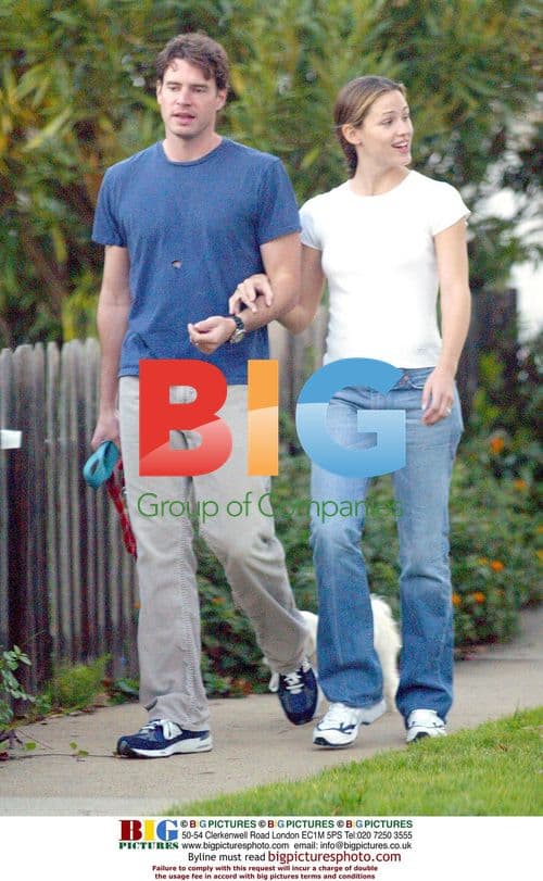 Jennifer Garner and Scott Foley with Dog
