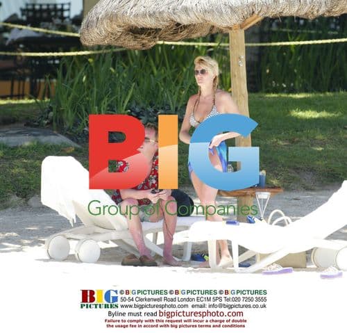 Vic Reeves and Nancy Sorrell on Mauritius Honeymoon