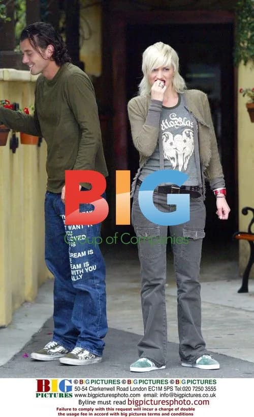 Gwen Stefani and Gavin Rossdale Picking Teeth
