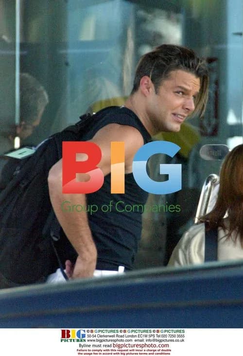 Ricky Martin signs autograph in Burbank