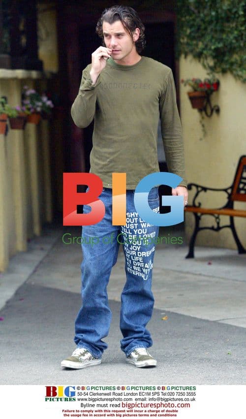 Gwen Stefani and Gavin Rossdale Picking Teeth