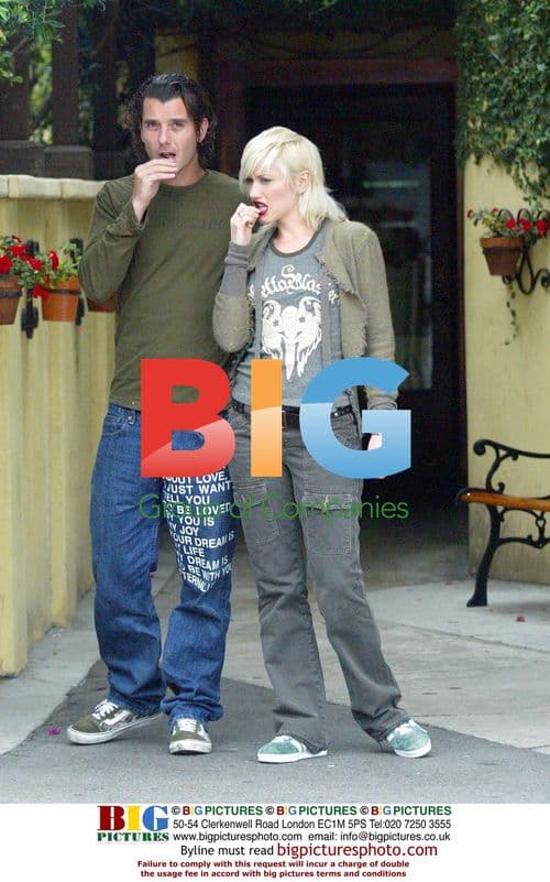 Gwen Stefani and Gavin Rossdale Picking Teeth