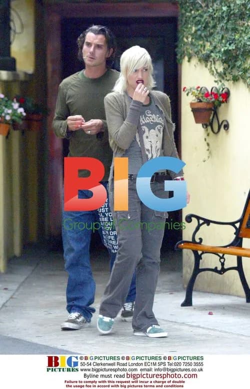 Gavin Rossdale and Gwen Stefani Picking Teeth After Meal
