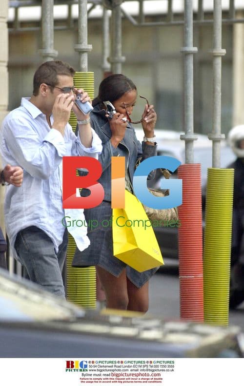 Naomi Campbell Shopping in Paris