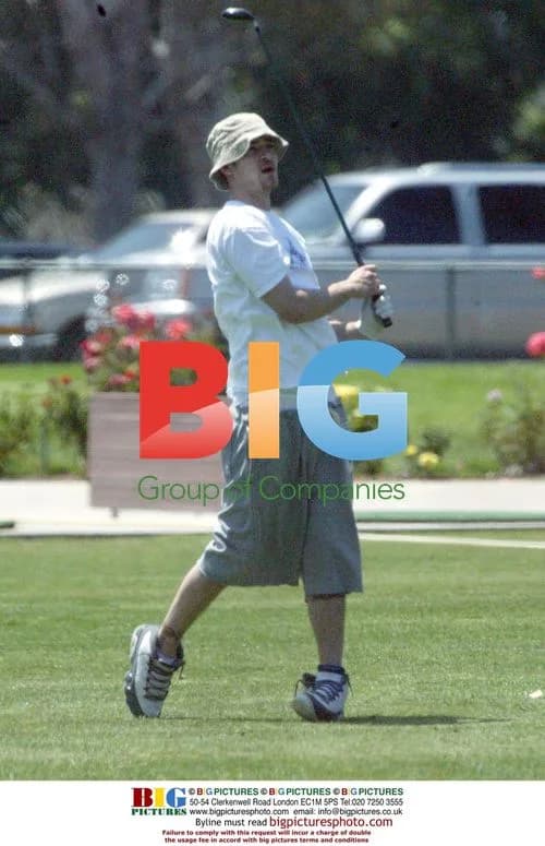 Justin Timberlake Golfing with Girlfriend