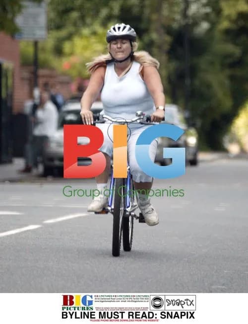 Vanessa Feltz seen biking around London