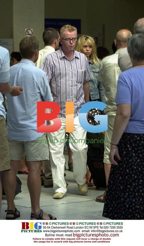 Renowned chef Jamie Oliver cooking