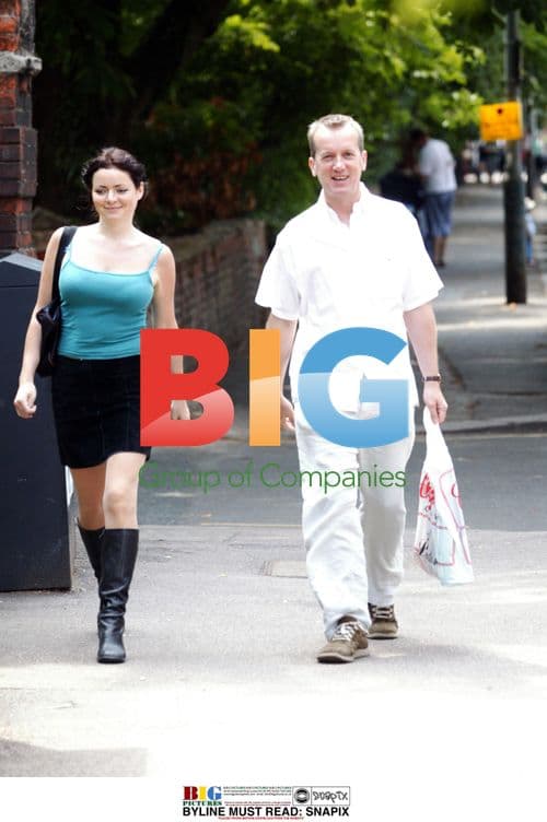 Frank Skinner and girlfriend out shopping