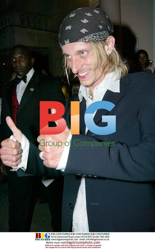 Mackenzie Crook leaving 'Pirates' party