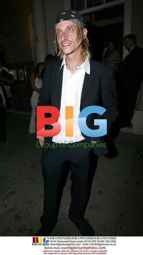 Mackenzie Crook leaving 'Pirates' party