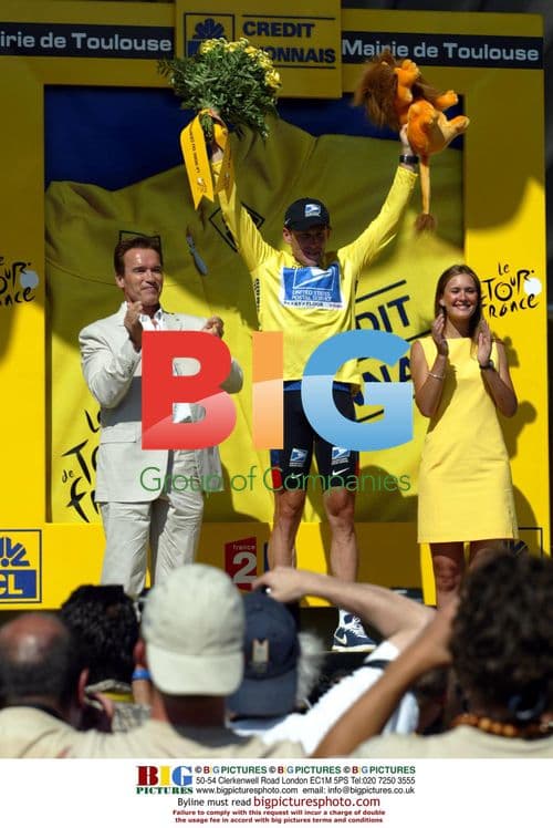 Arnold Schwarzenegger Meets Lance Armstrong at Tour de France
