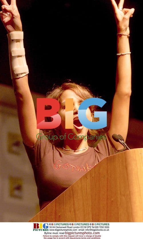 Halle Berry Discusses Wrist Injury During Comic-Con