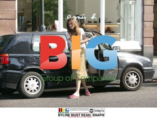 Jemima Khan drives beat-up car