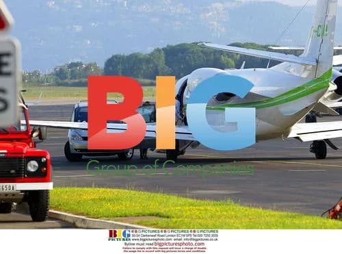 Beckhams Depart France in Private Jets